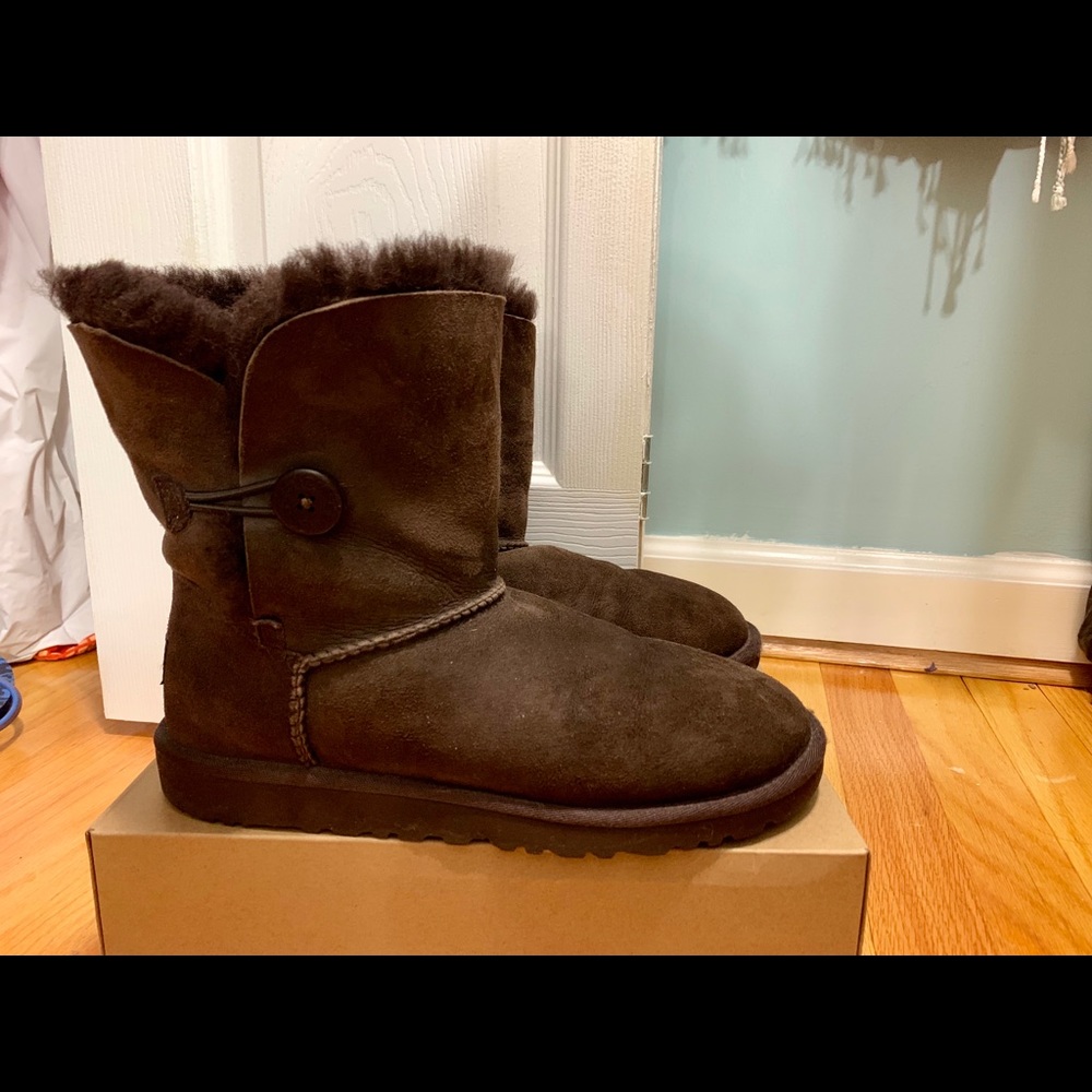 Ugg Bailey Button Boot Chocolate Size 8 - image 2